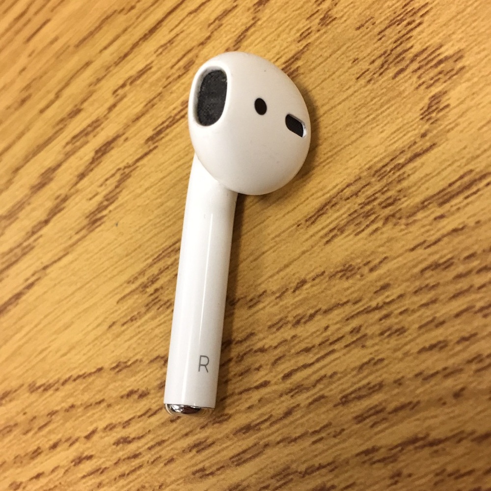 (RIGHT SIDE) apple airpod